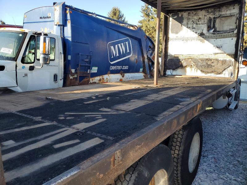 2005 Freightliner Business Class M2 BOX Truck