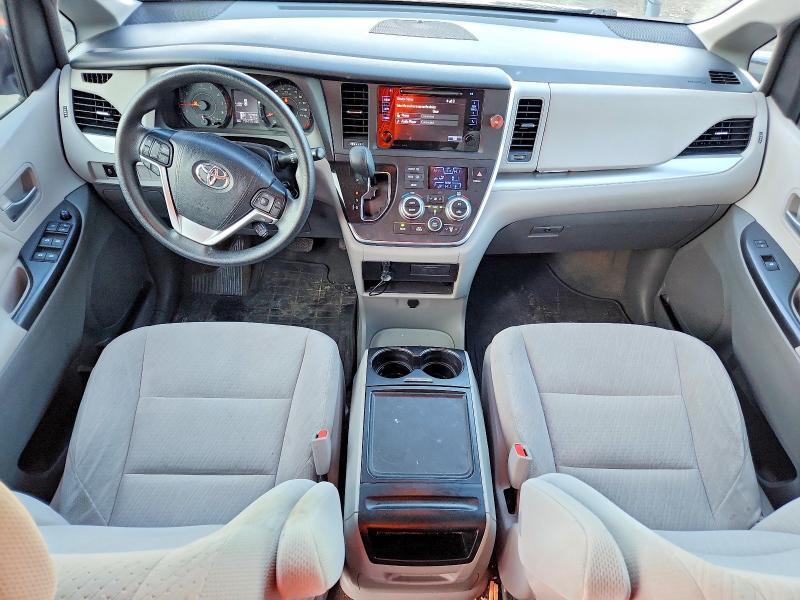 2016 Toyota Sienna le