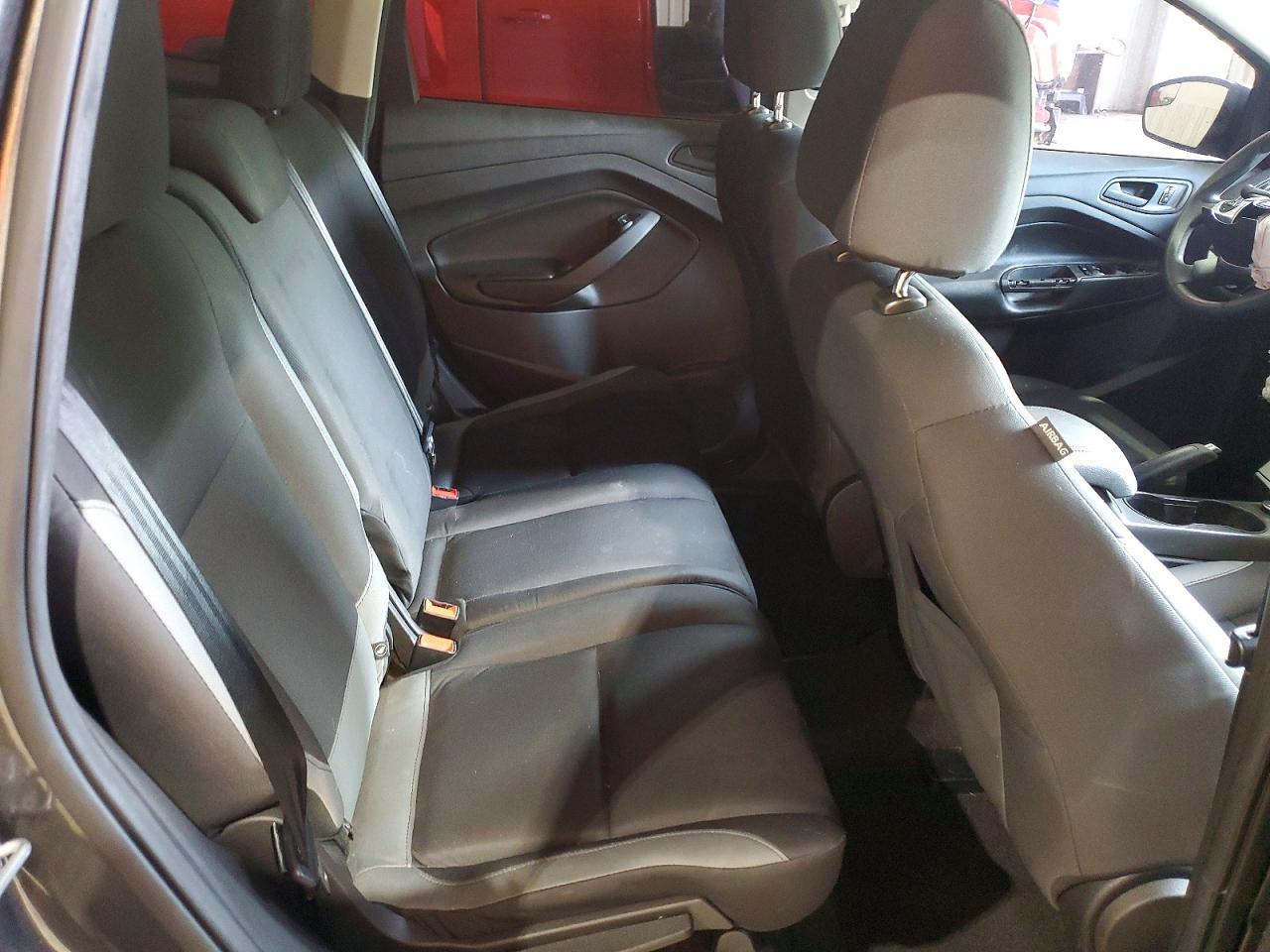 2016 Ford Escape s