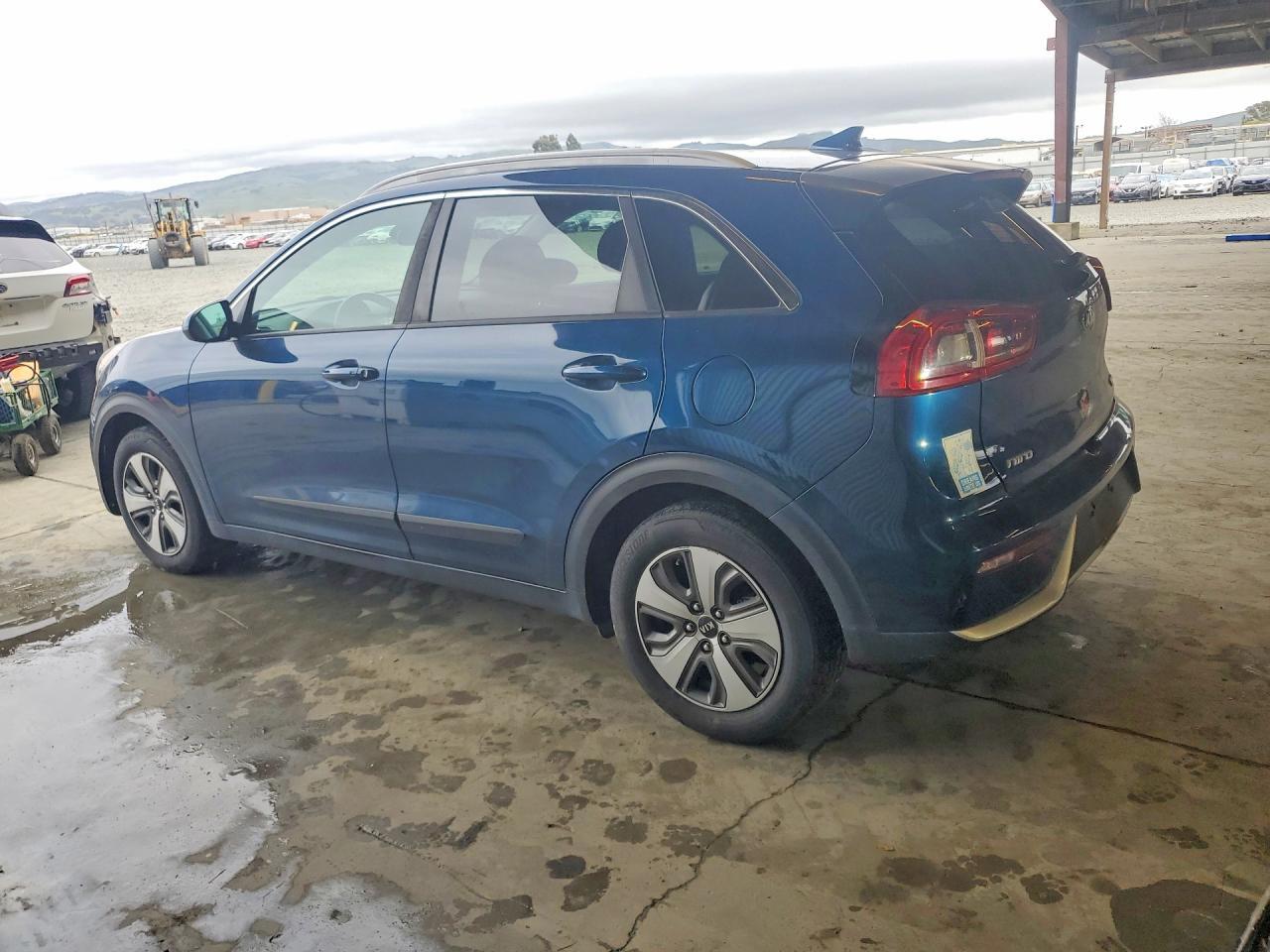 2017 KIA Niro lx