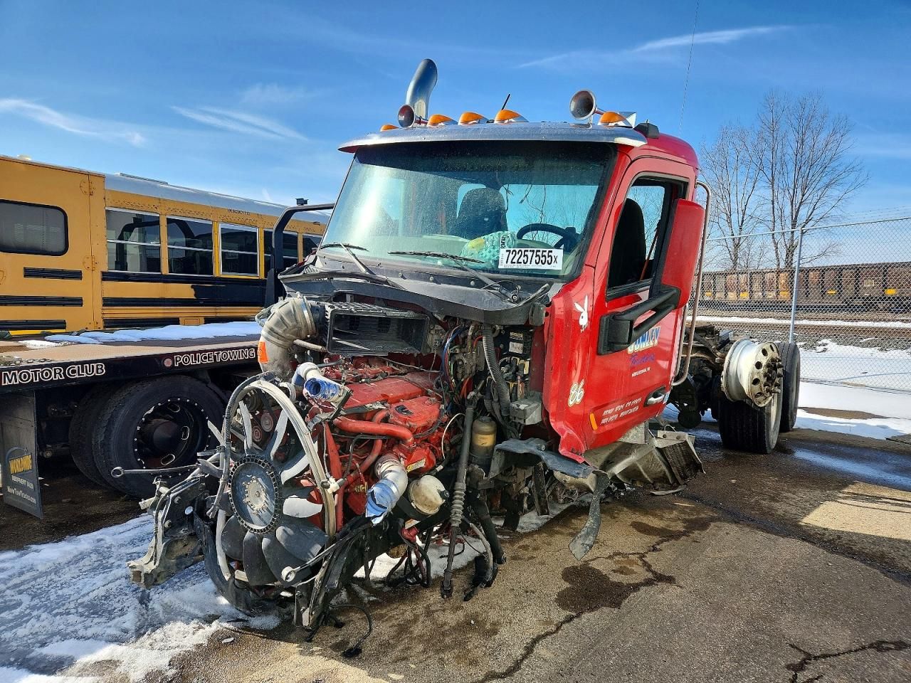 2018 Peterbilt 567 Semi Truck