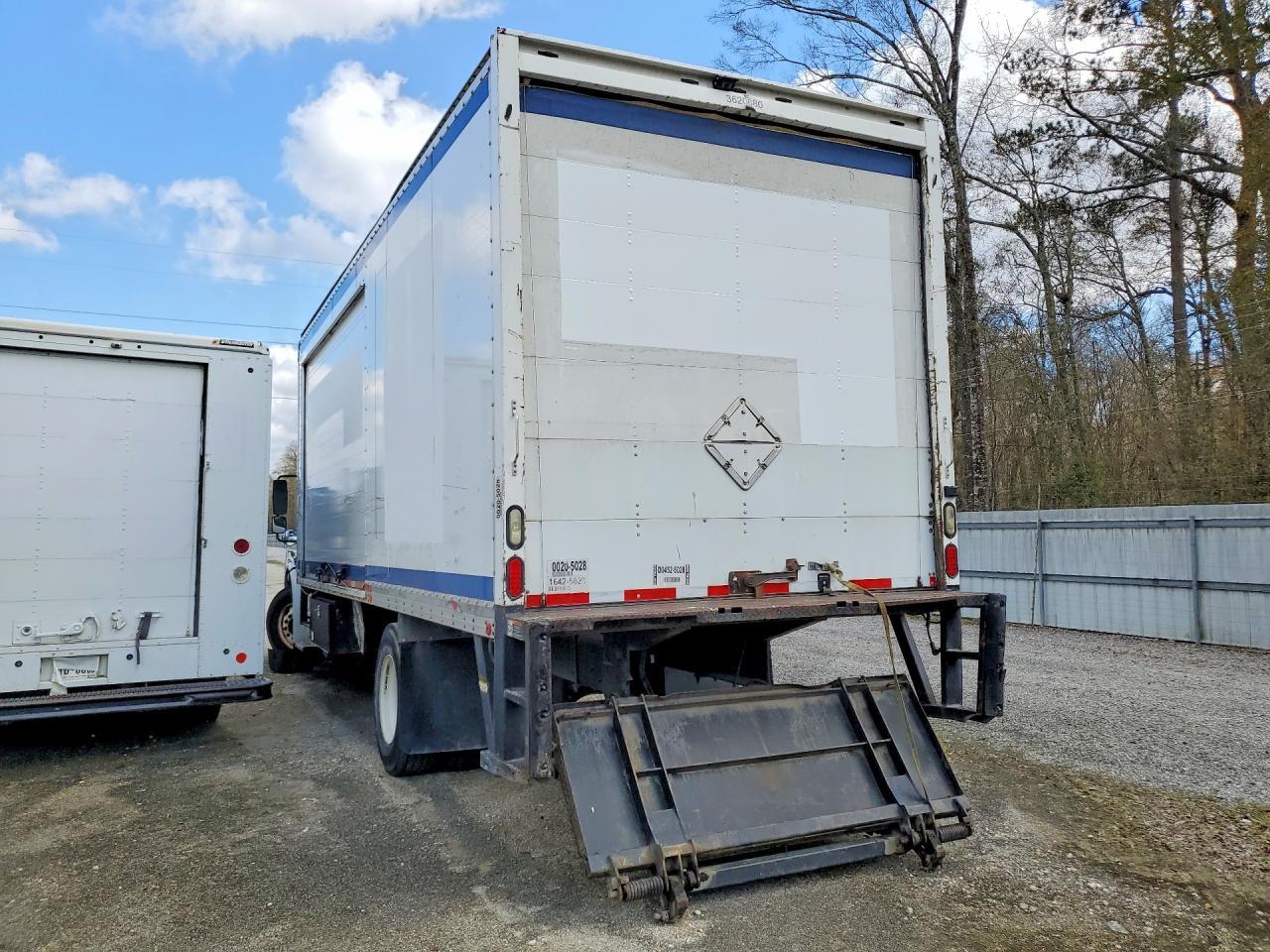 2015 Freightliner Business Class M2 BOX Truck