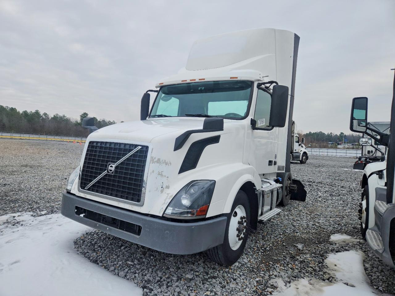 2017 Volvo VNL Semi Truck