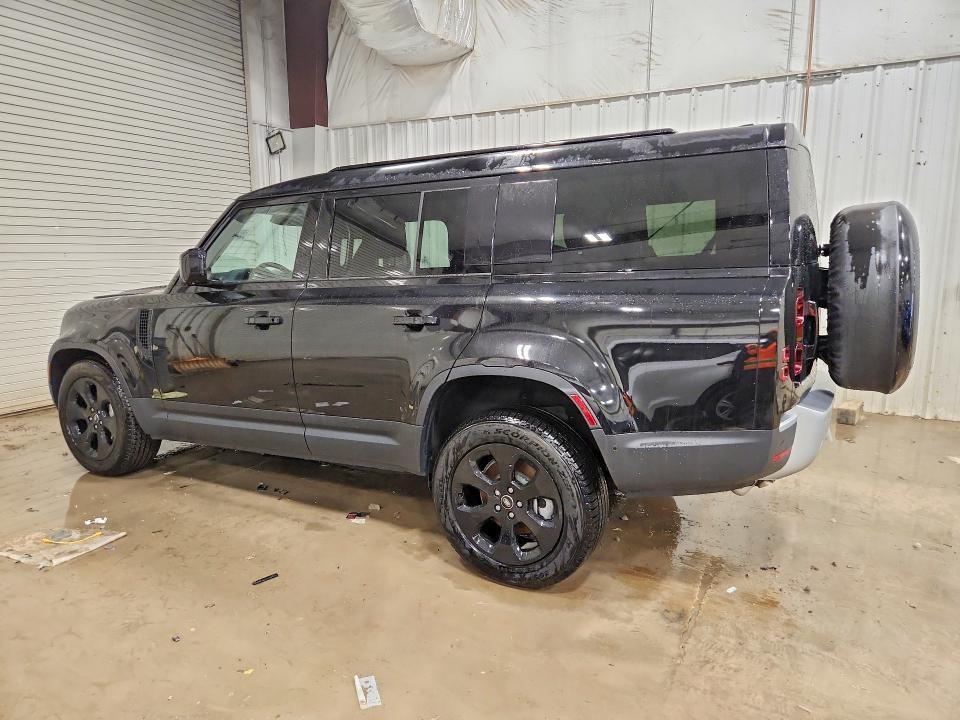 2025 Land Rover Defender 130 s