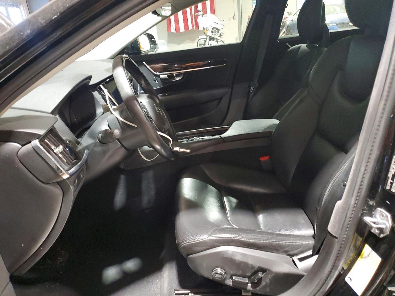 2018 Volvo S90 T5 Momentum