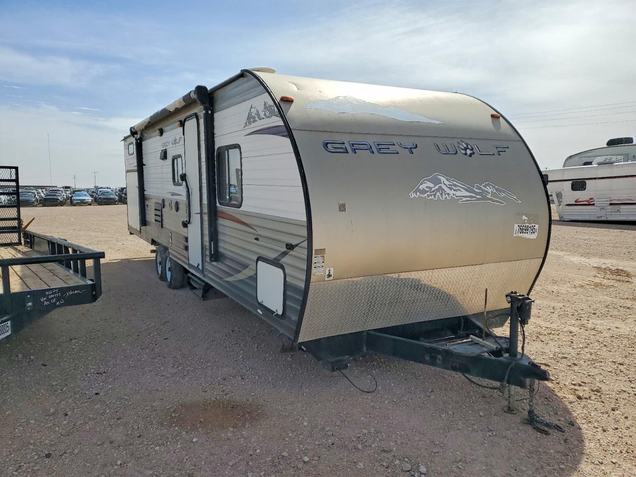 2014 Sandstorm 2014 Fore Grey Wolf-Camper