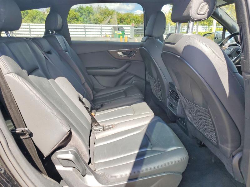 2020 Audi Q7 Premium Plus