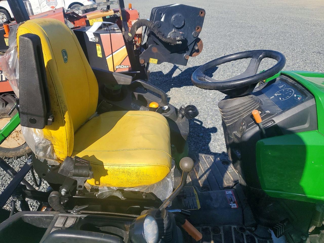 2023 John Deere 1025R Mfwd Tractor