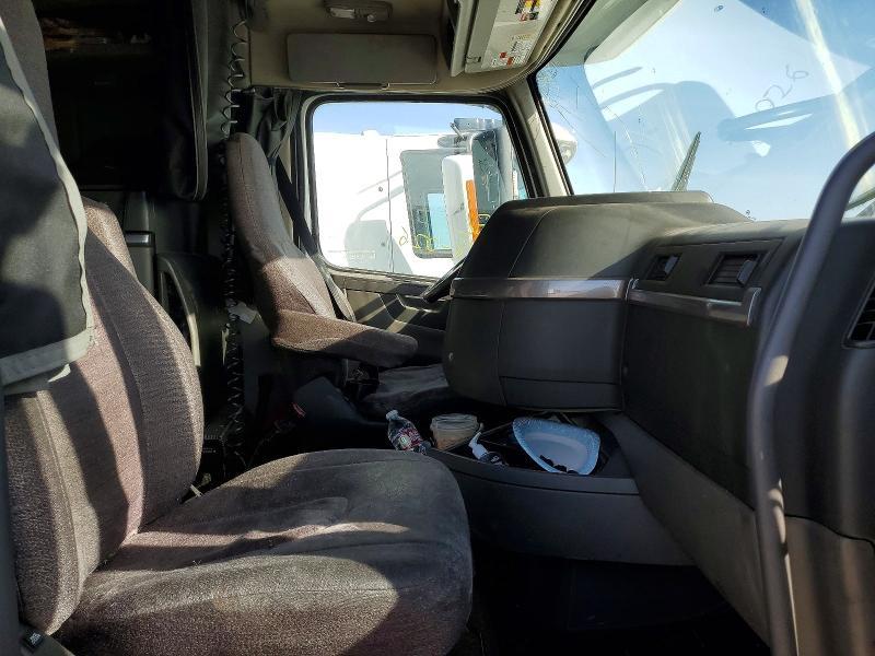 2019 Volv O VNL Semi Truck