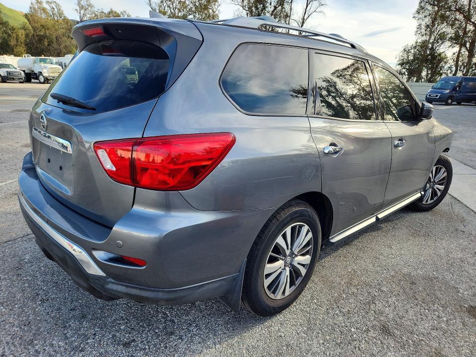2020 Nissan Pathfinder s