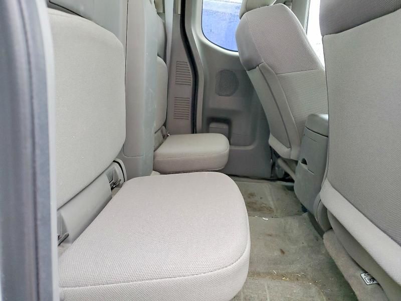 2015 Nissan Frontier S