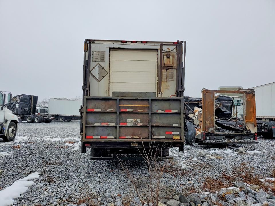 2009 International 4300 box Truck