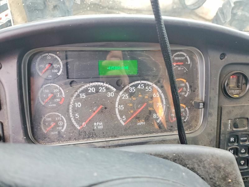 2016 Freightliner Business Class M2 Flatbed Truck