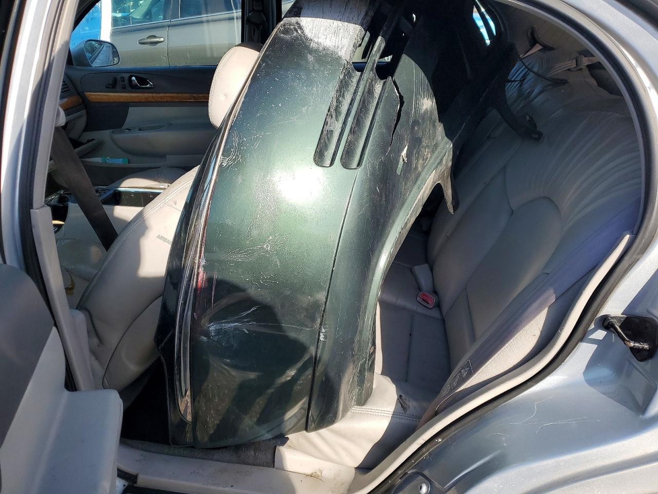 2002 Lincoln Continental