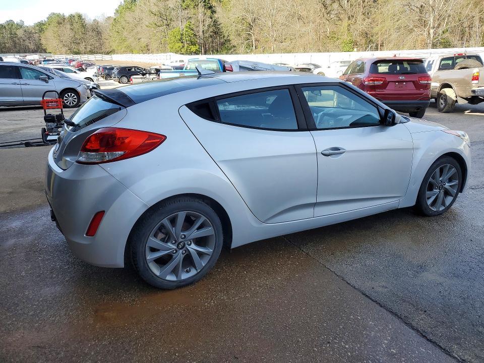 2017 Hyundai Veloster Base