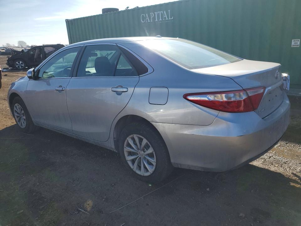 2016 Toyota Camry le