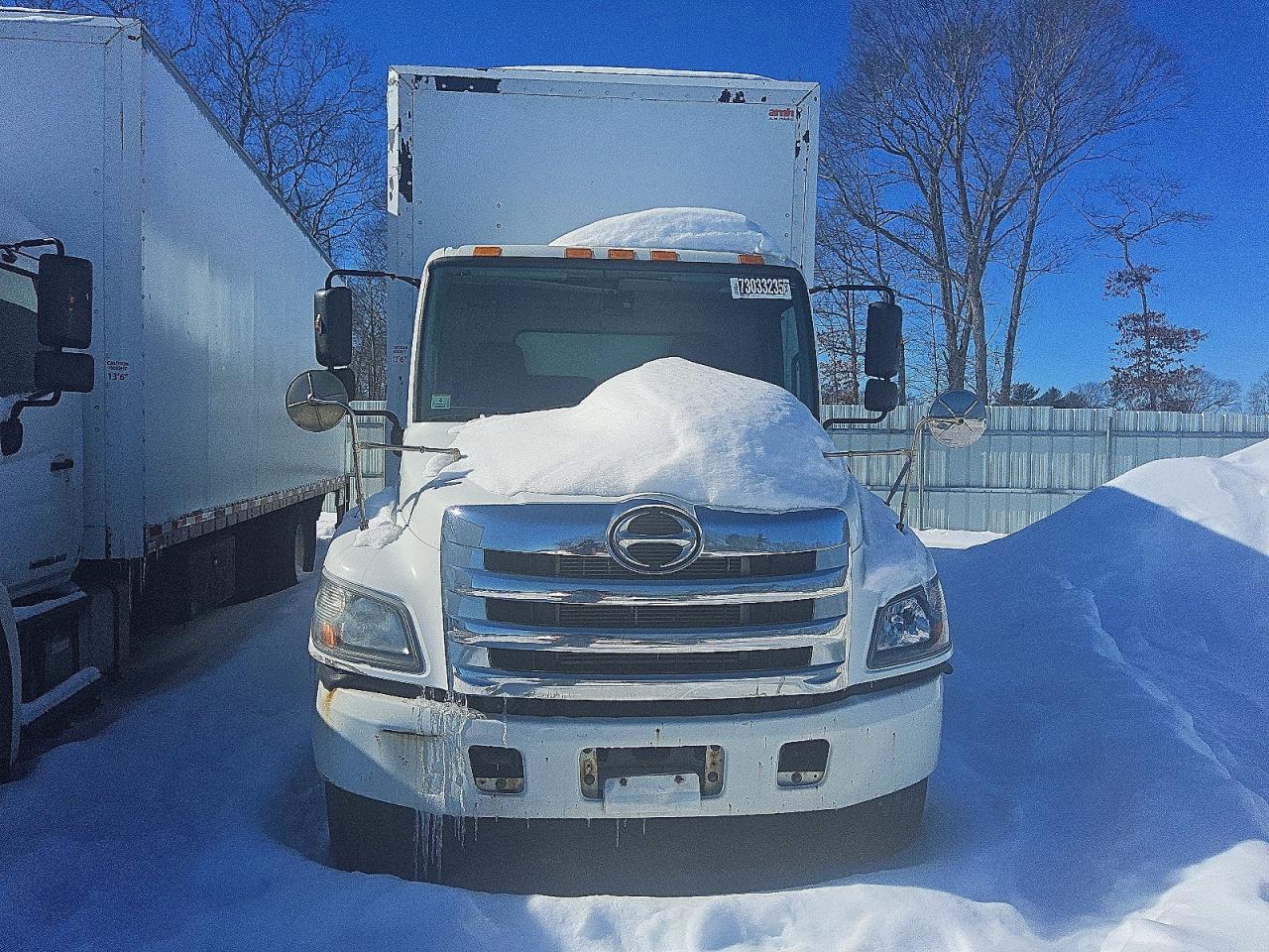 2017 Hino 268 BOX Truck