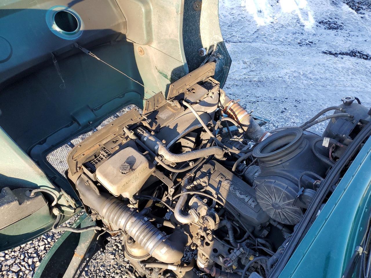 2018 Peterbilt 337 BOX Truck