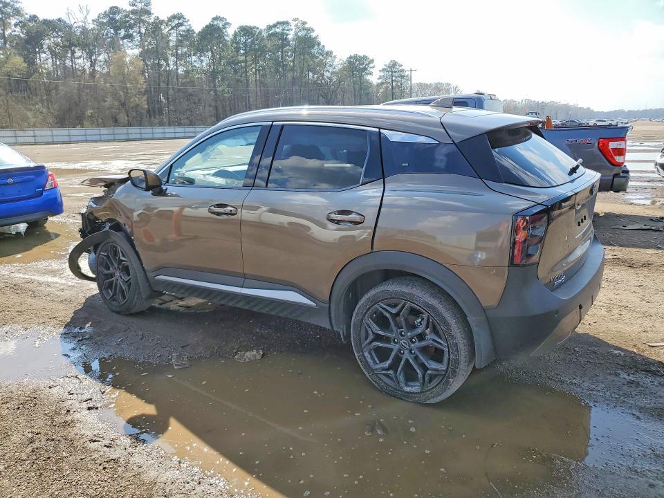 2025 Nissan Kicks sr