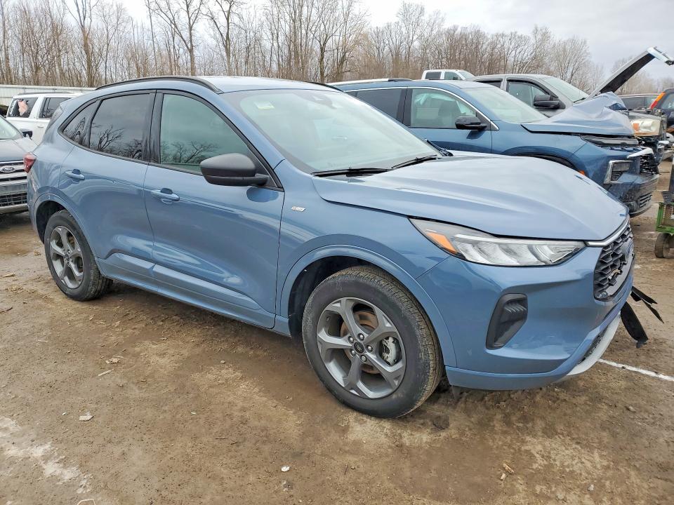 2024 Ford Escape st Line