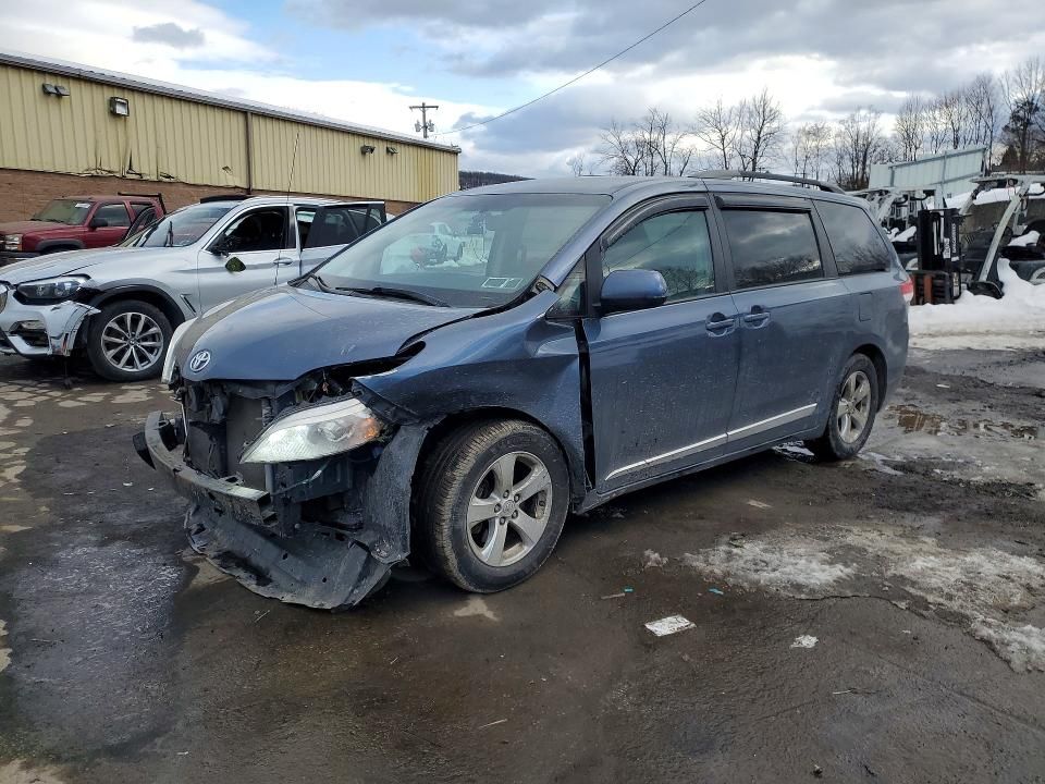 2014 Toyota Sienna le