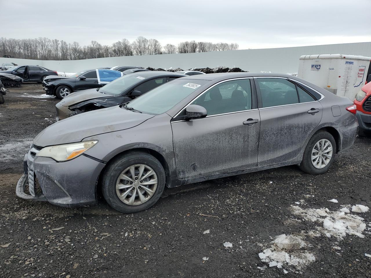 2015 Toyota Camry le