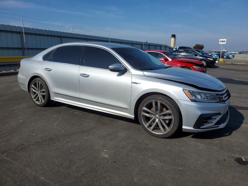 2017 Volkswagen Passat R-line