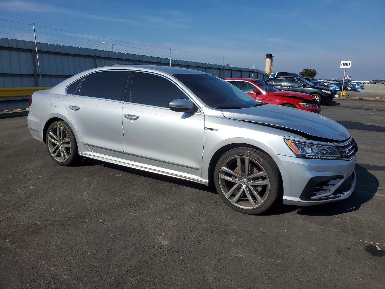 2017 Volkswagen Passat R-line