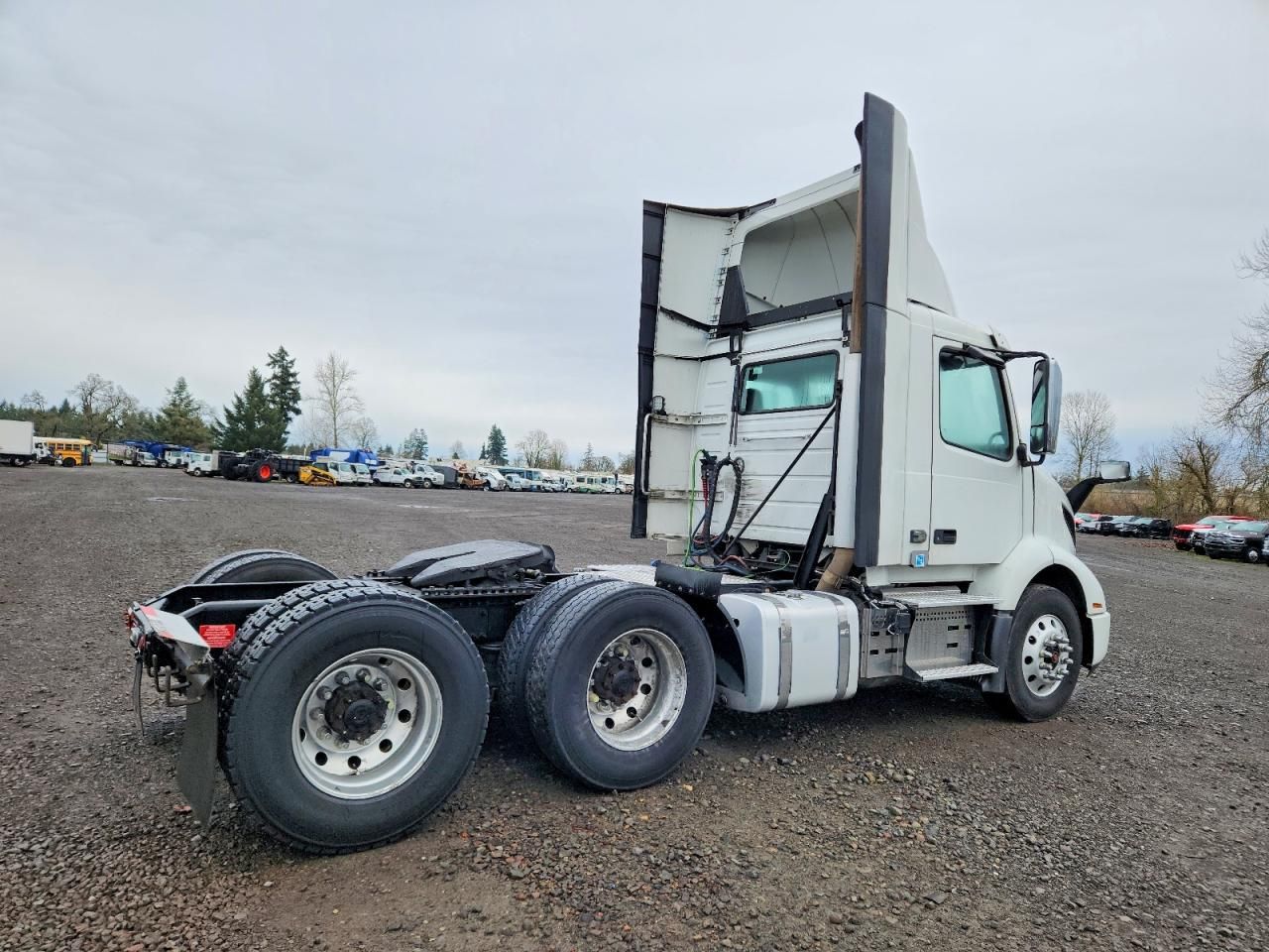 2020 Volvo VNR Semi Truck