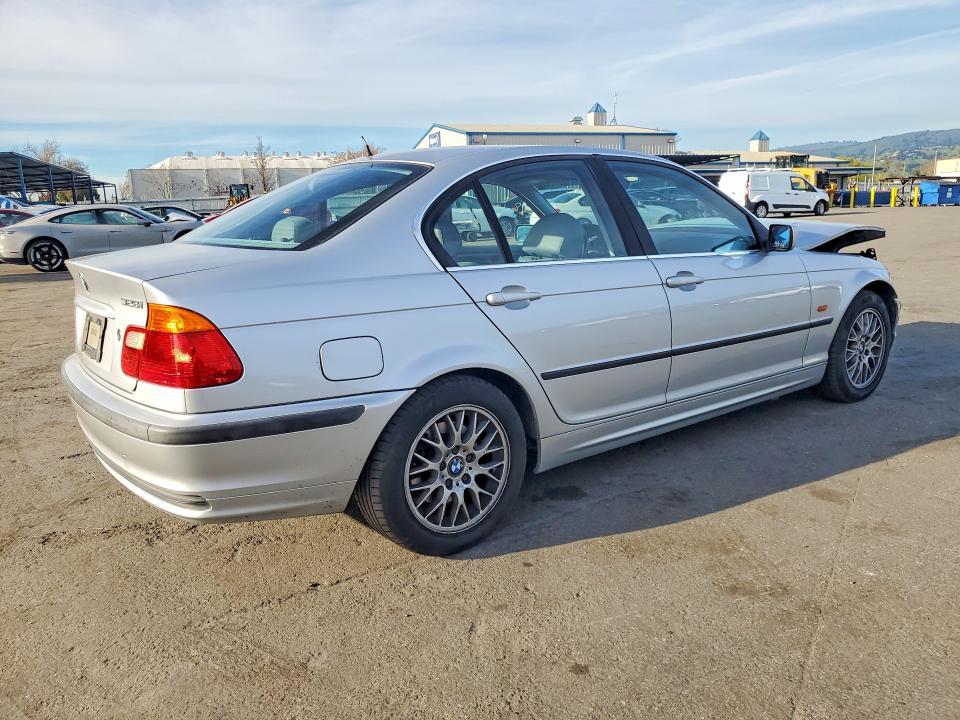 2000 BMW 328 i