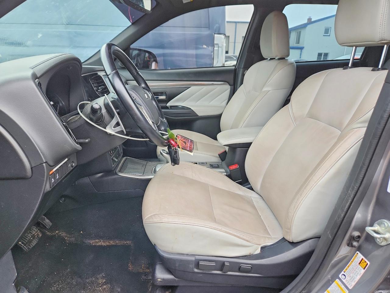 2022 Mitsubishi Outlander sel