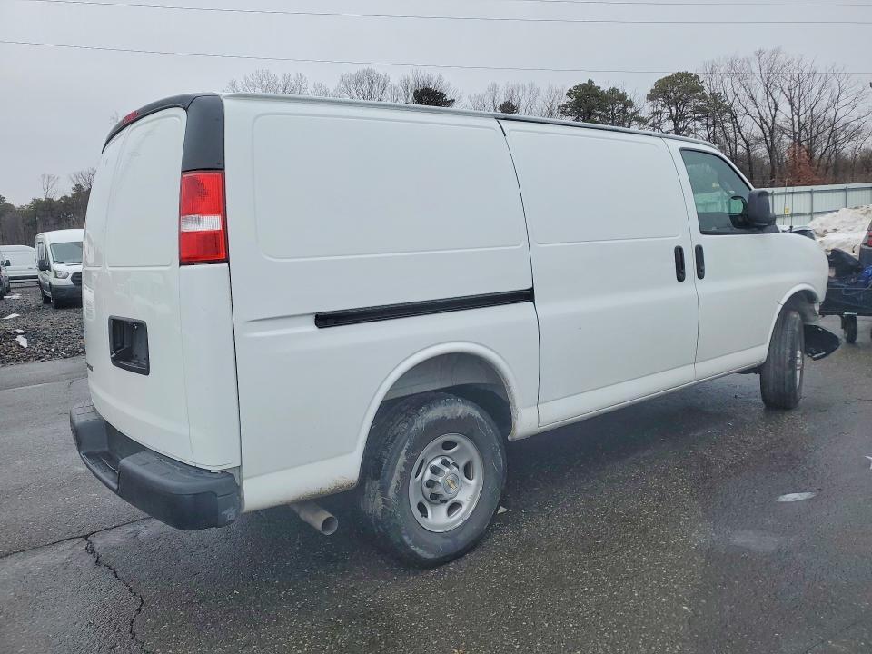 2025 Chevrolet Express G2500