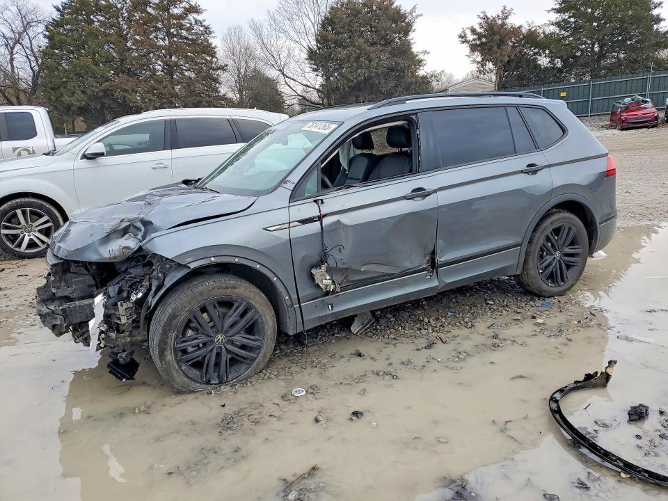 2022 Volkswagen Tiguan se R-line Black