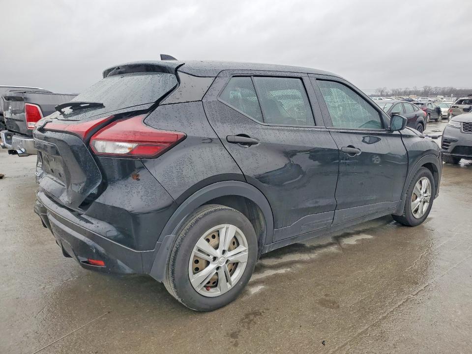 2023 Nissan Kicks s