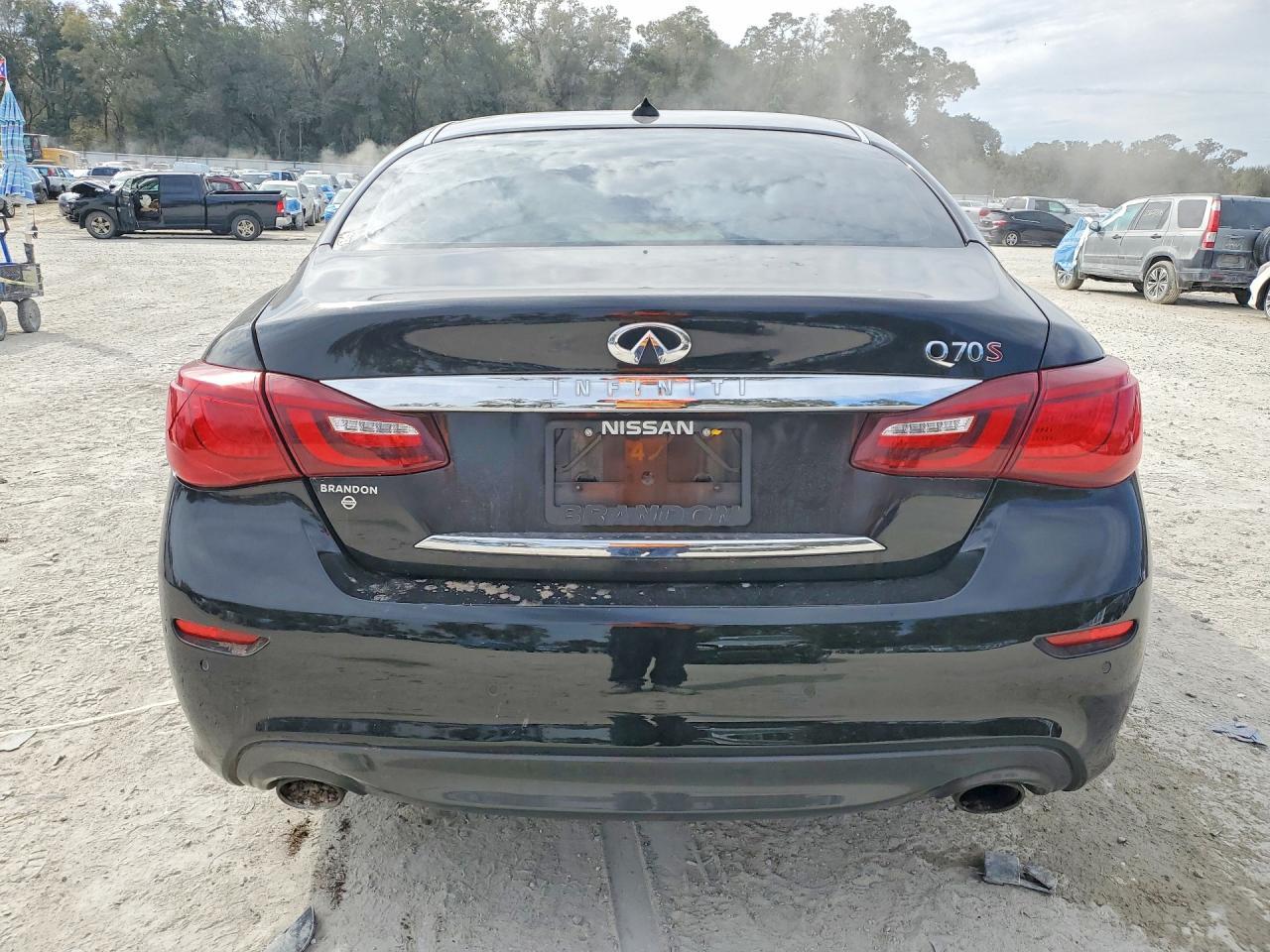 2016 Infiniti Q70 3.7