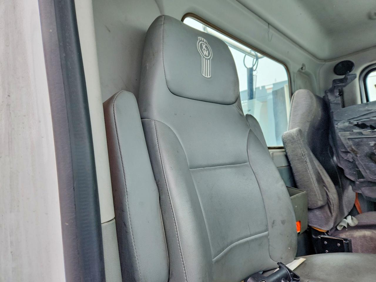 2014 Kenworth Construction T680