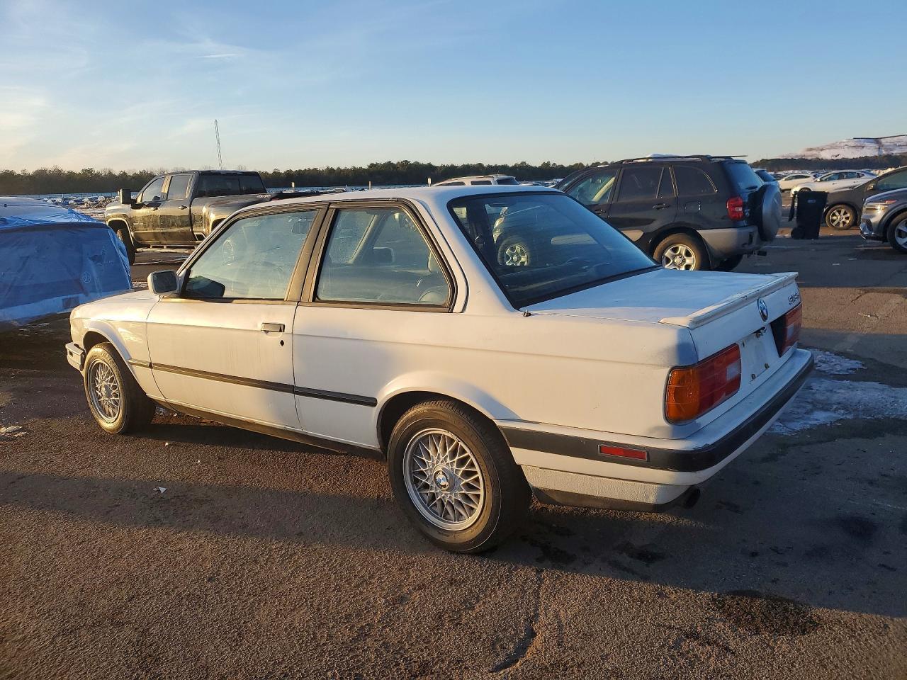1991 BMW 318 is
