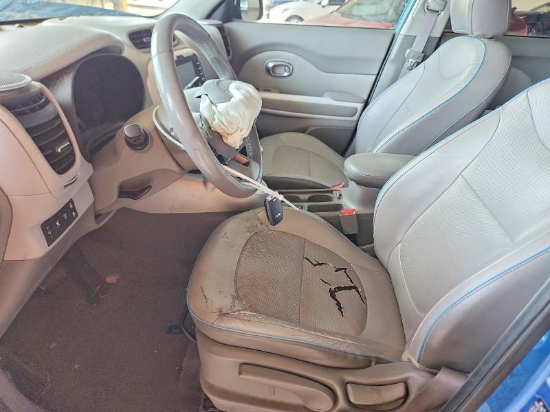 2016 KIA Soul ev +