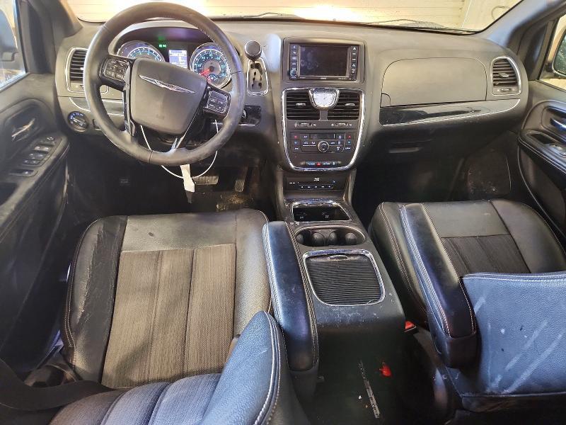 2014 Chrysler Town & Country s