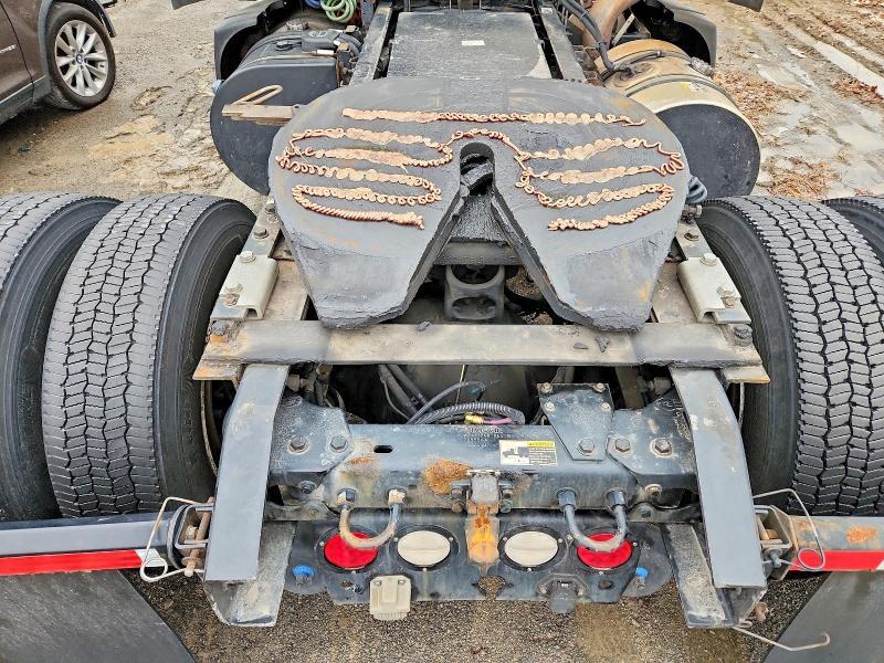 2016 Kenworth T680 Semi Truck