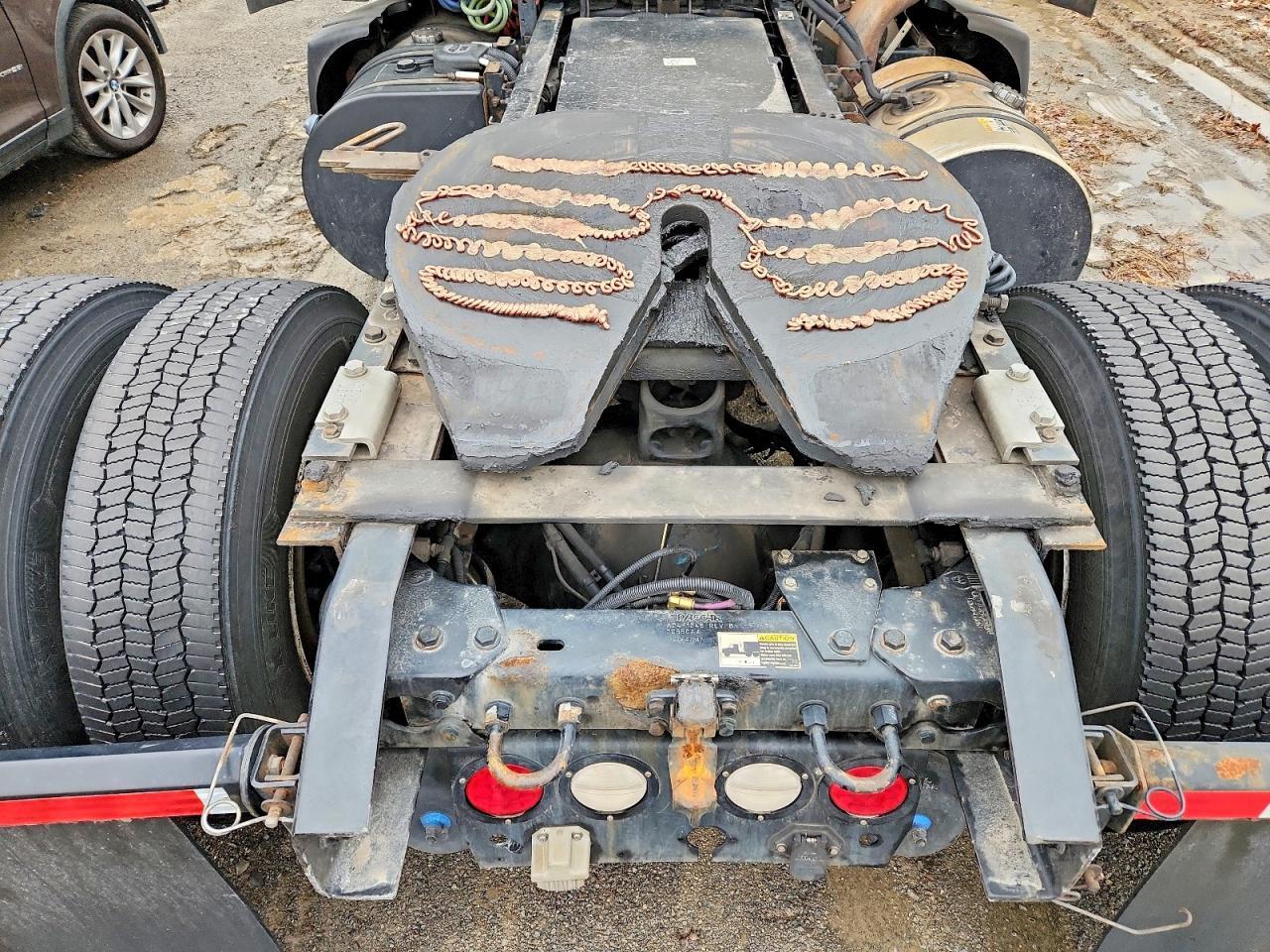 2016 Kenworth T680 Semi Truck