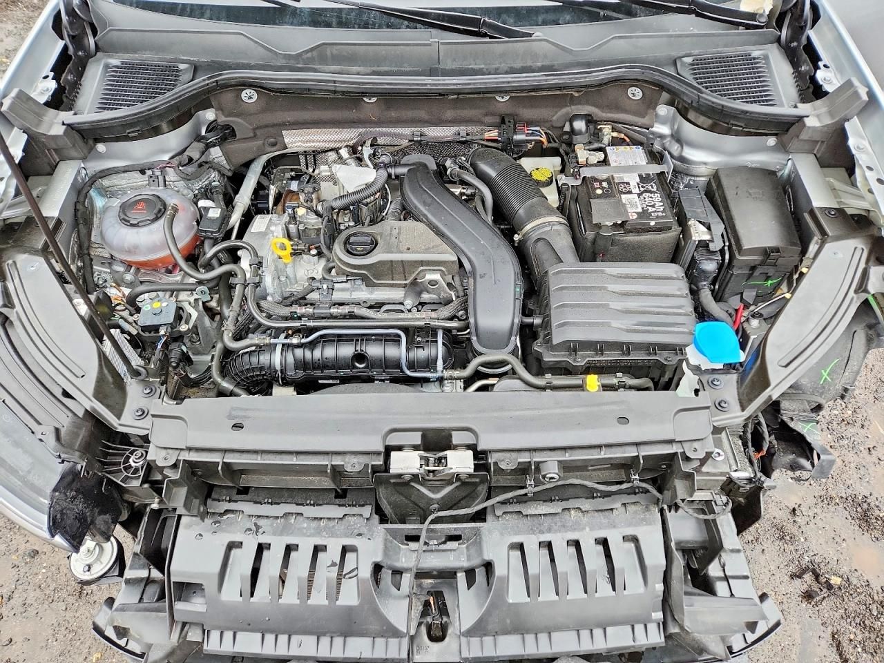 2025 Volkswagen Taos se