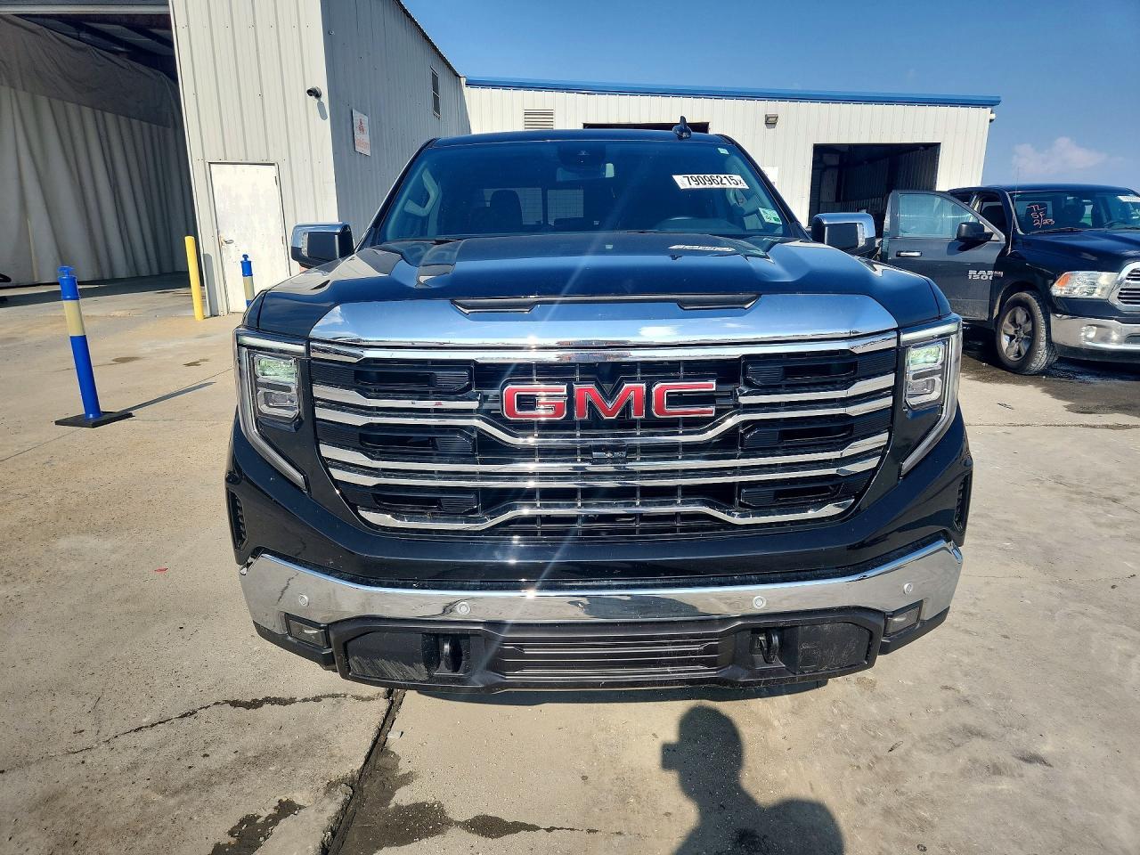 2025 GMC Sierra K1500 SLT