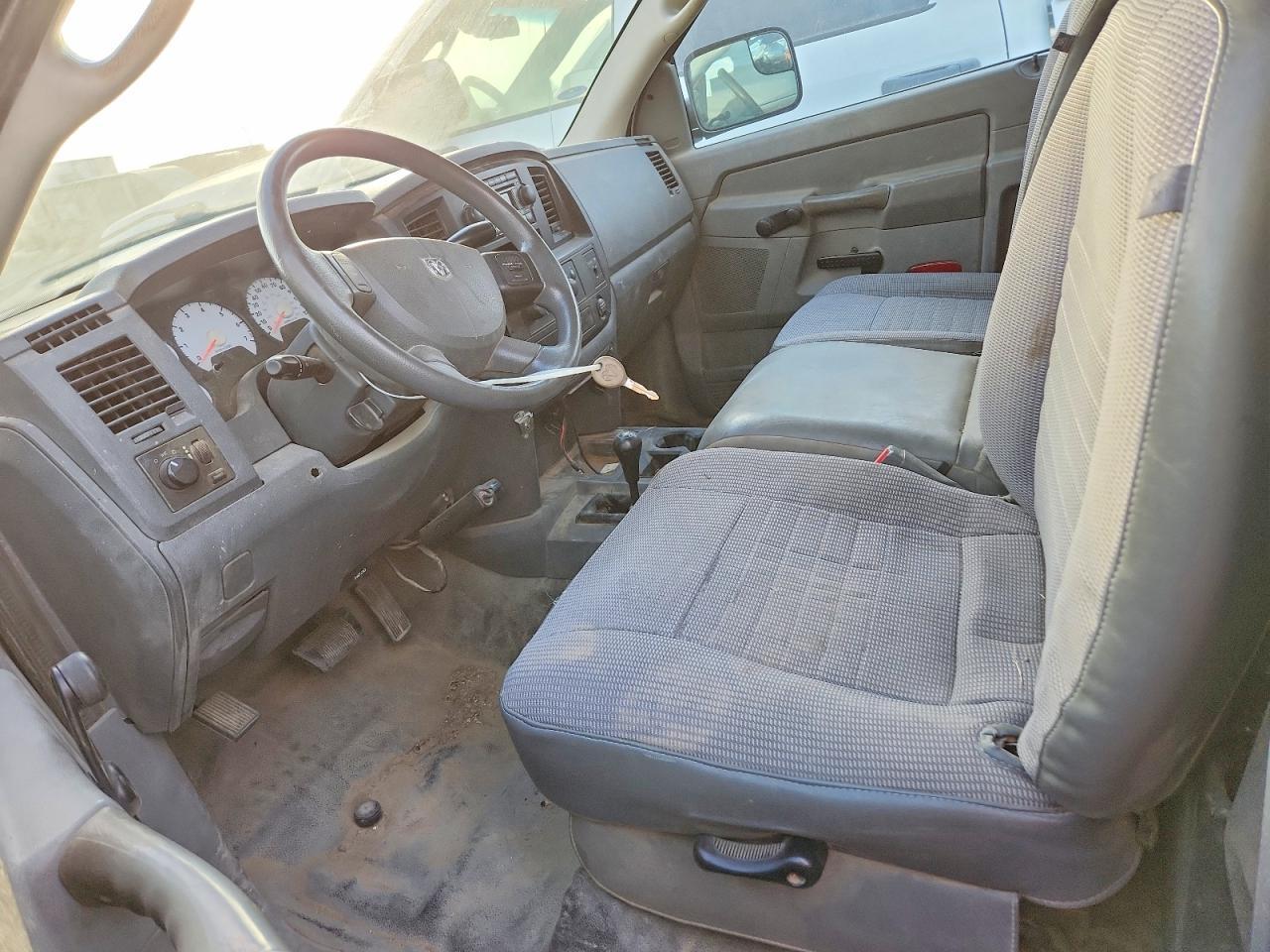 2008 Dodge RAM 2500 Flatbed Truck