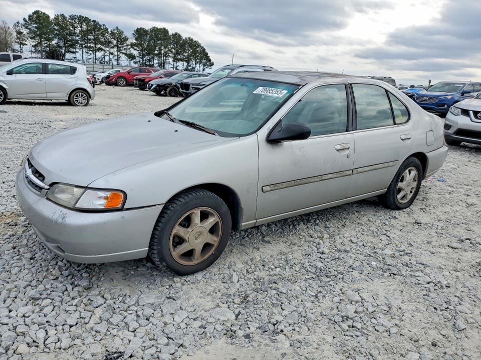 1999 Nissan Altima xe