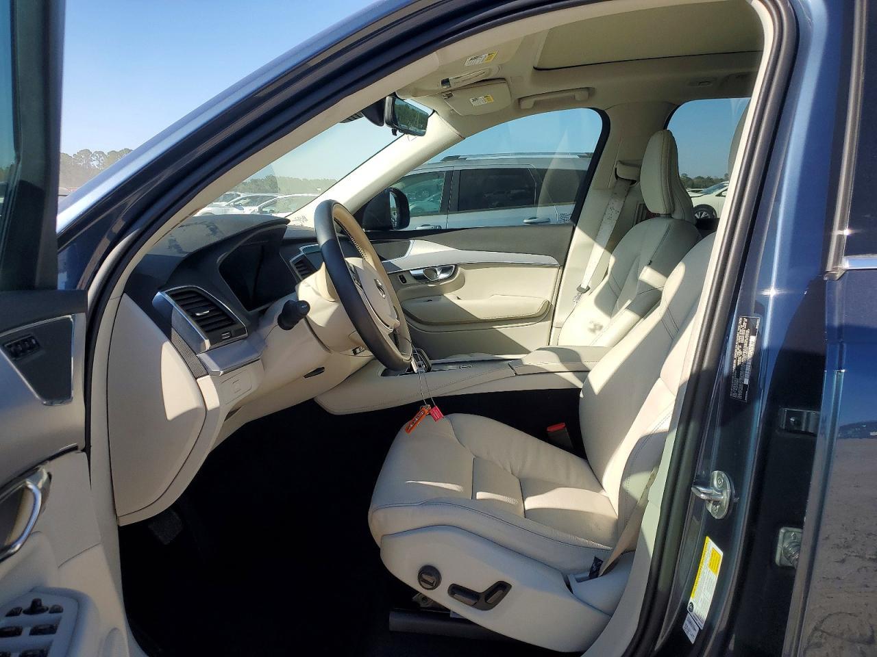 2025 Volvo Xc90 Core