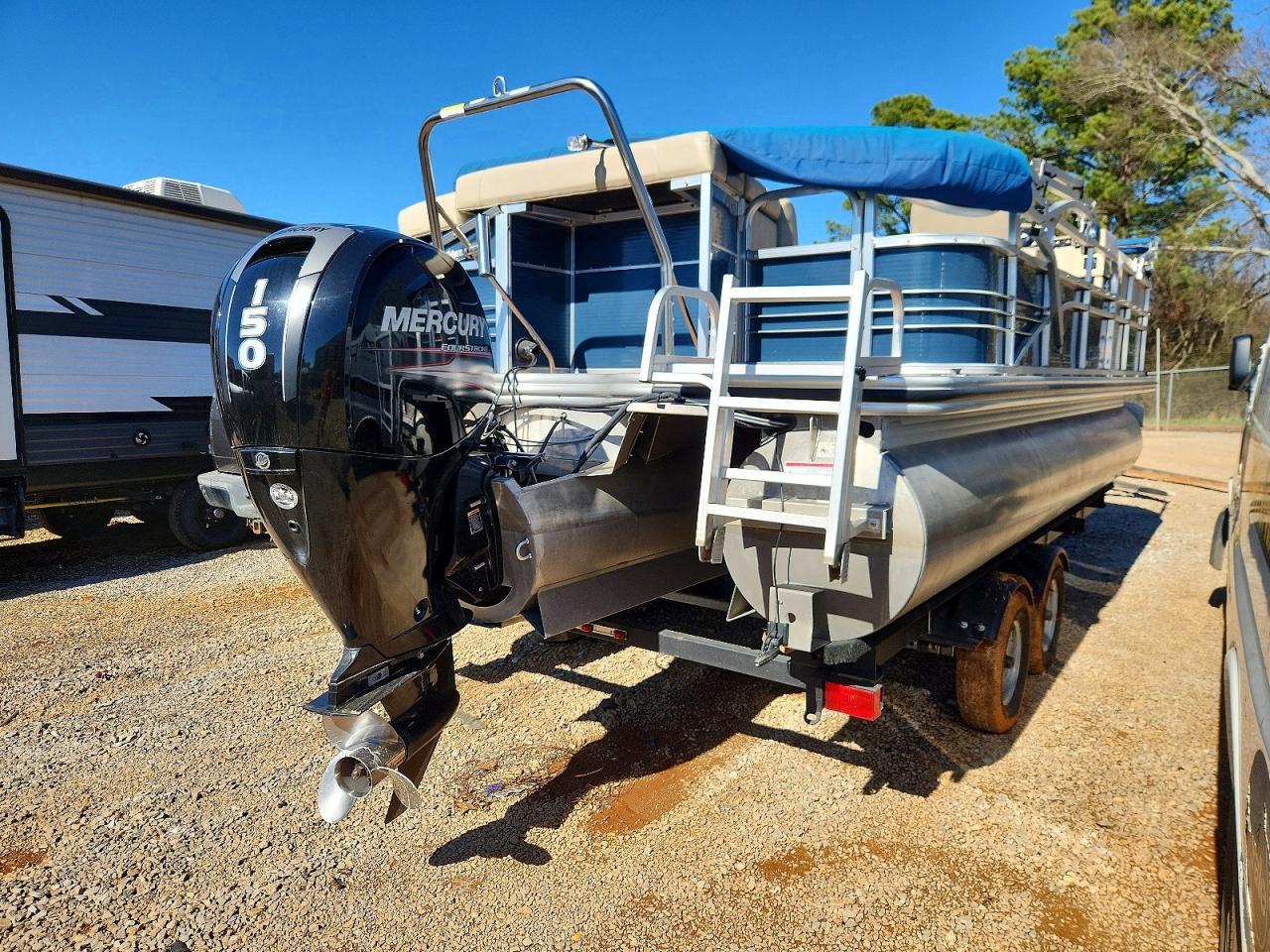 2015 Lowe Boat