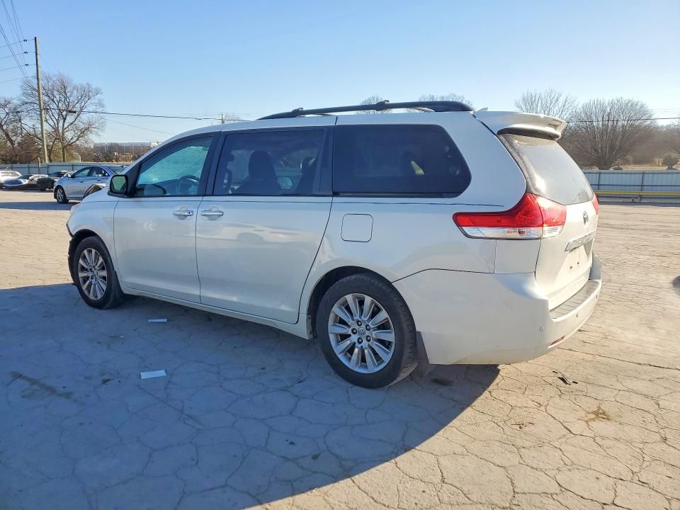 2014 Toyota Sienna xle