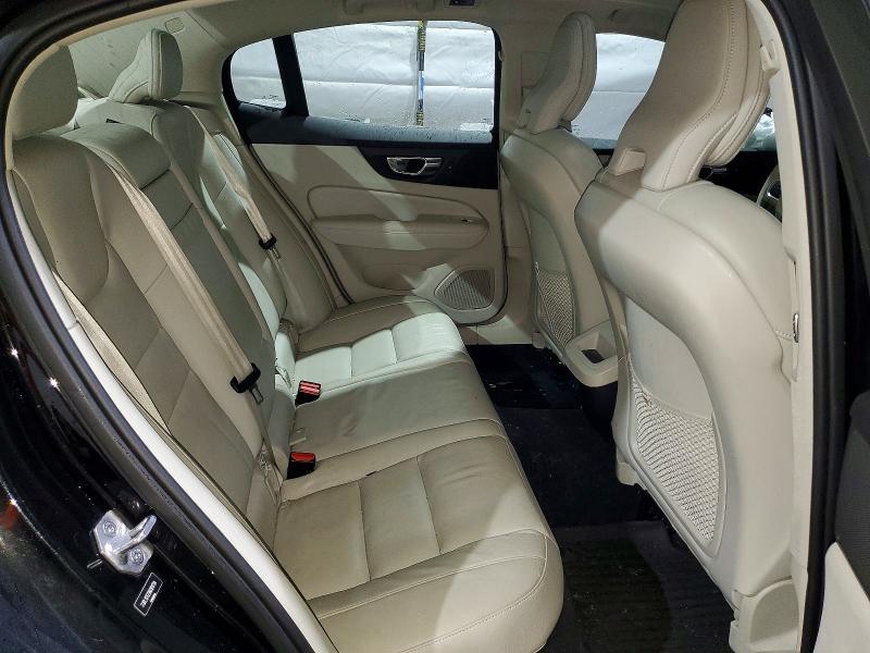 2022 Volvo S60 B5 Momentum