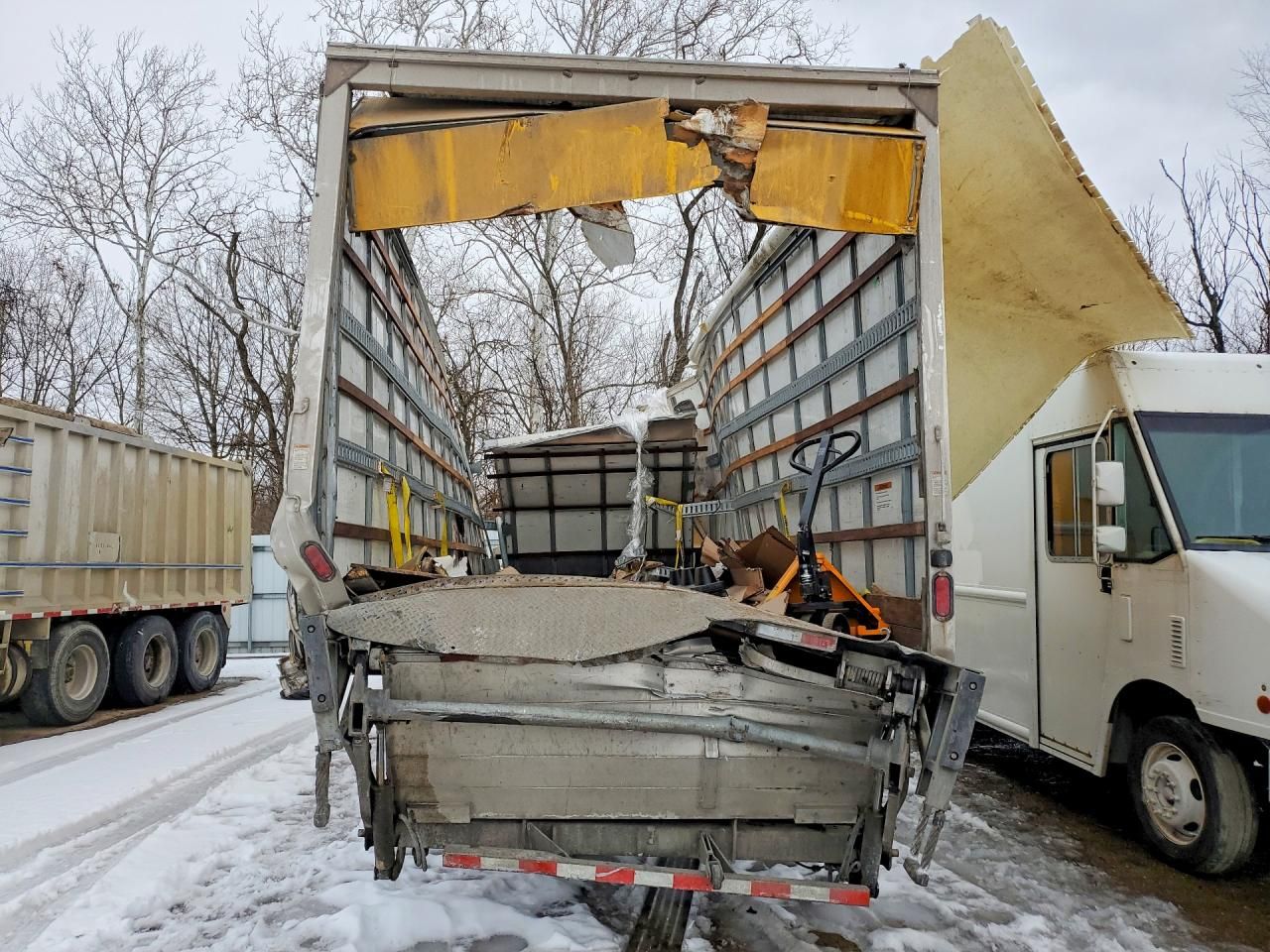 2018 Freigliner 2018 Freightliner Business Class M2 BOX Truck